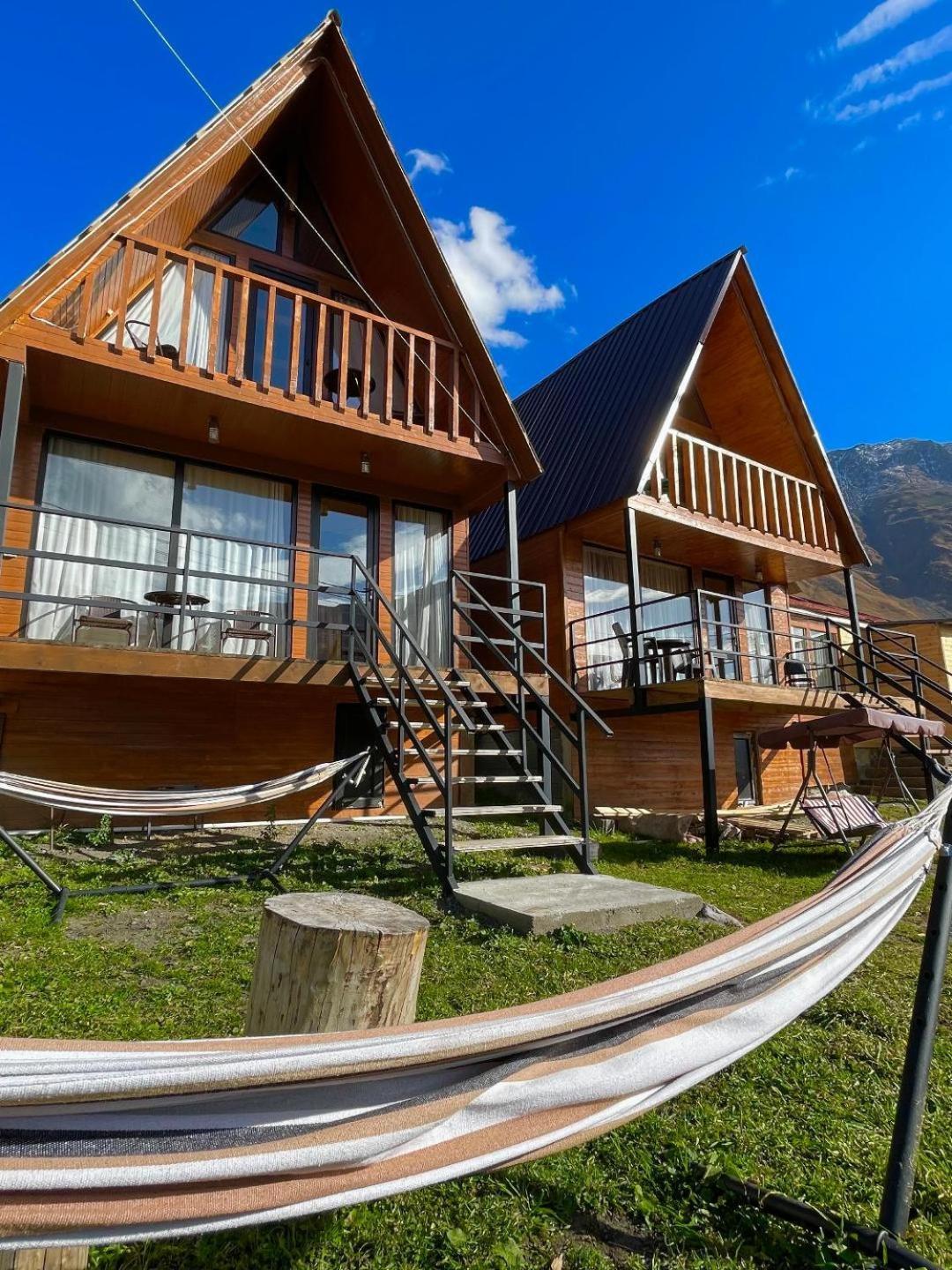 Twin Cottages Kazbegi Stepantsminda Exterior foto